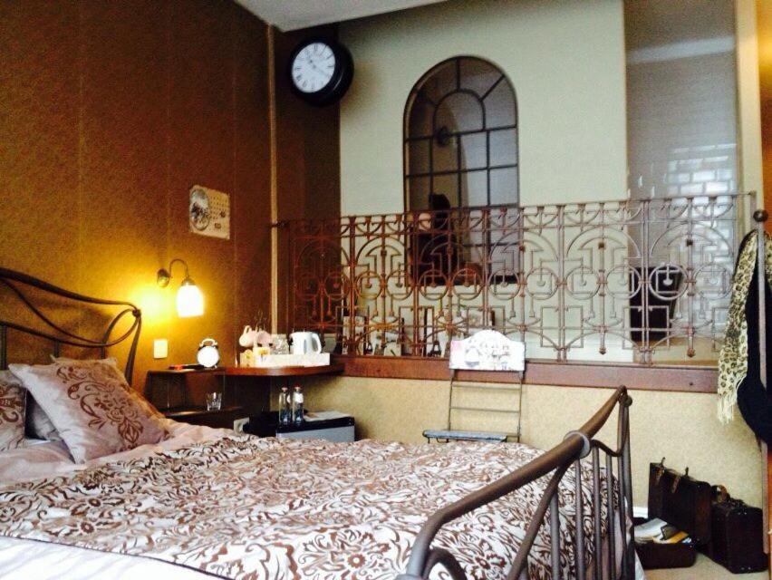 蒂伦豪特朋朋'不眠之夜'床和早餐住宿加早餐旅馆 外观 照片
